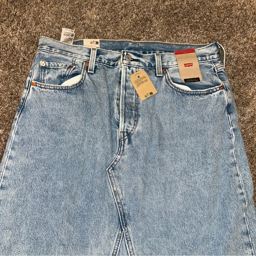 Levi Strauss woman’s long maxi denim skirt Light Wash NWT Sz 32 - Picture 3 of 7
